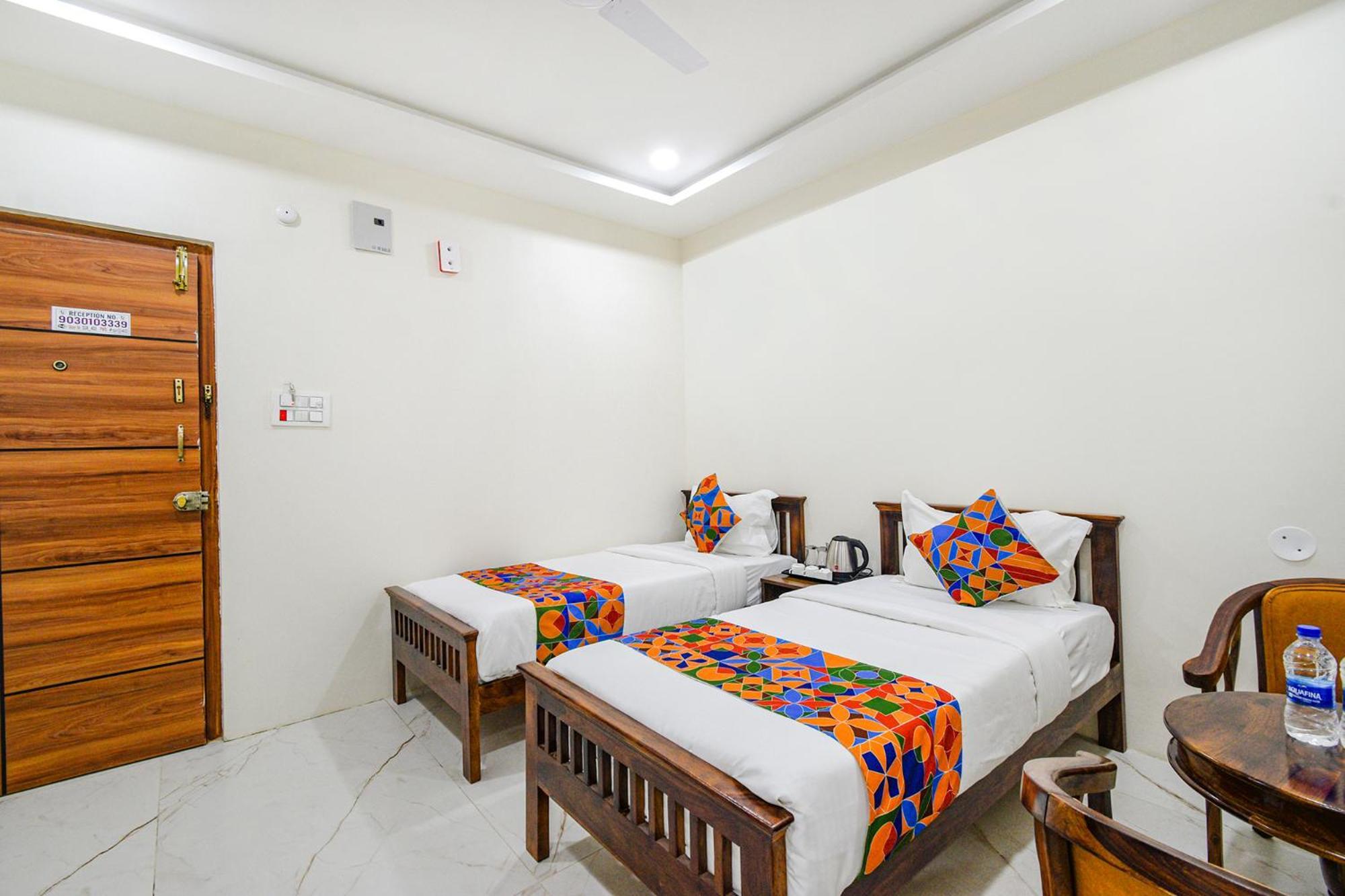 Fabhotel Ssr Ikon Suites - Nr Hyderabad Central University, Kondapur Esterno foto