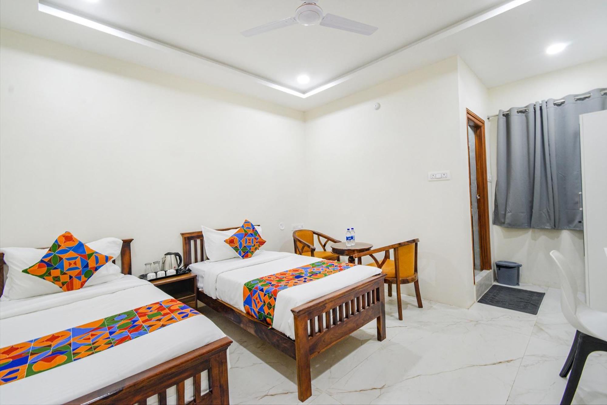 Fabhotel Ssr Ikon Suites - Nr Hyderabad Central University, Kondapur Esterno foto