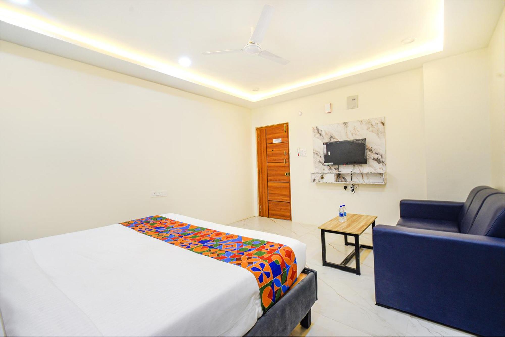 Fabhotel Ssr Ikon Suites - Nr Hyderabad Central University, Kondapur Esterno foto