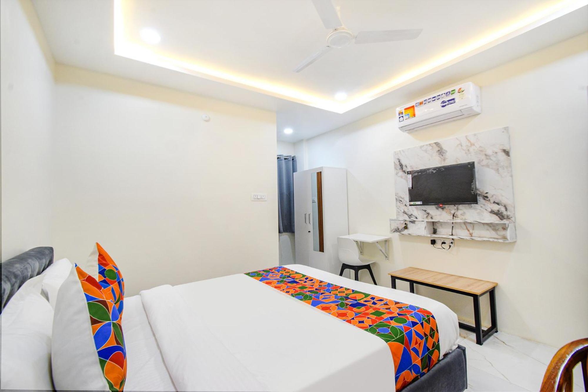 Fabhotel Ssr Ikon Suites - Nr Hyderabad Central University, Kondapur Esterno foto