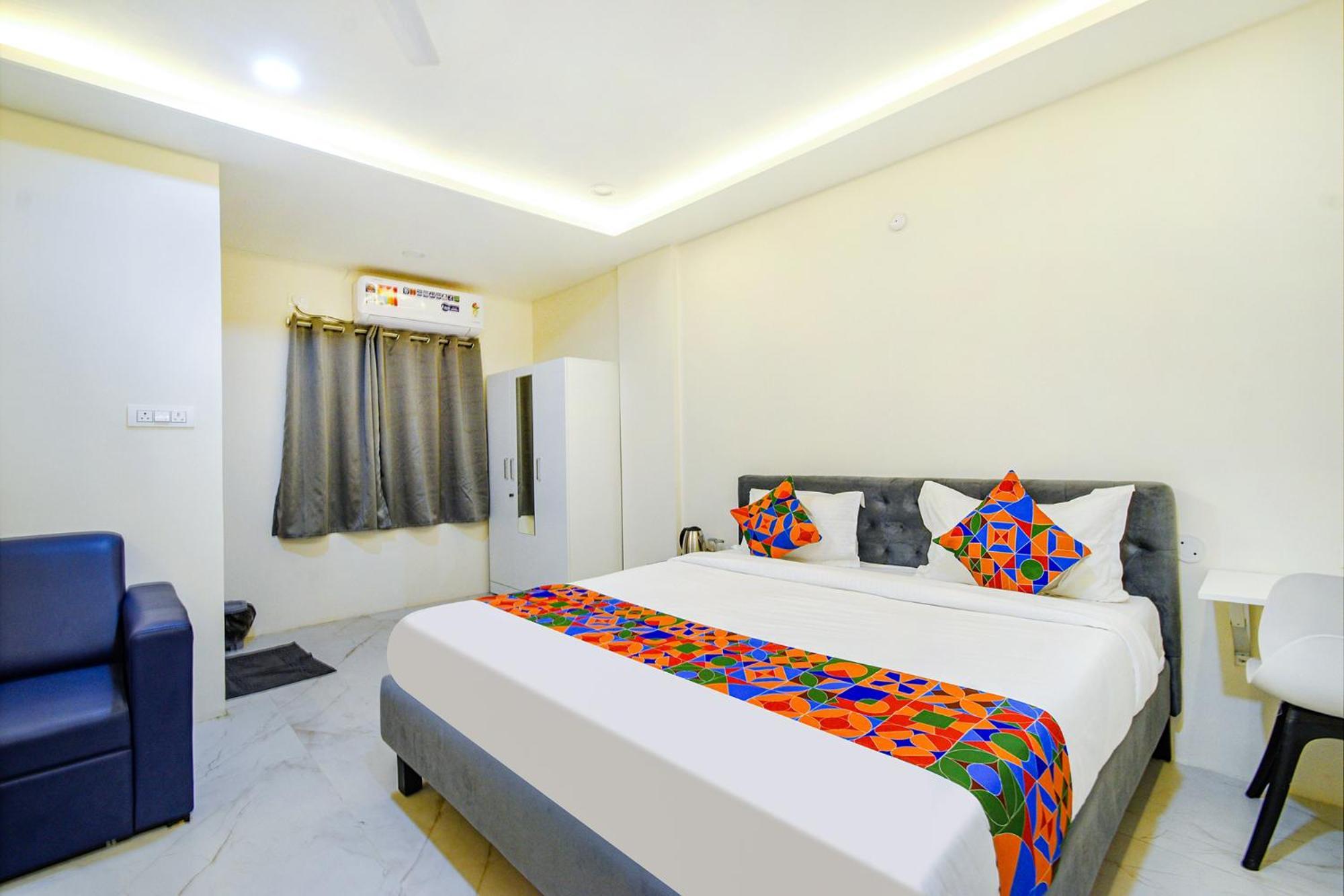 Fabhotel Ssr Ikon Suites - Nr Hyderabad Central University, Kondapur Esterno foto